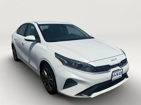 Used 2023 Kia Forte LXS FWD image 1