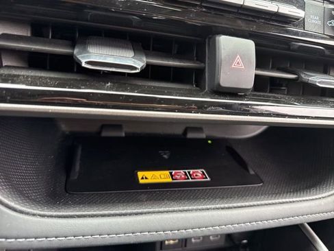 Used 2025 Toyota Highlander XLE image 18