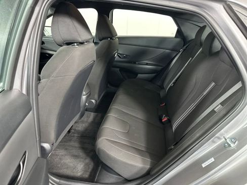 Certified 2025 Hyundai Elantra SEL image 57