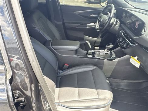 Used 2025 Buick Envista Sport Touring w/ Convenience I Package FWD image 26