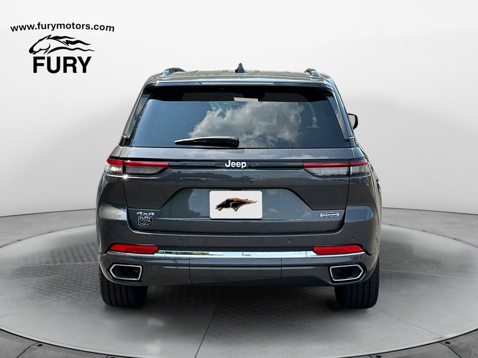 Used 2025 Jeep Grand Cherokee Overland w/ Trailer Tow Package AWD/4WD image 5