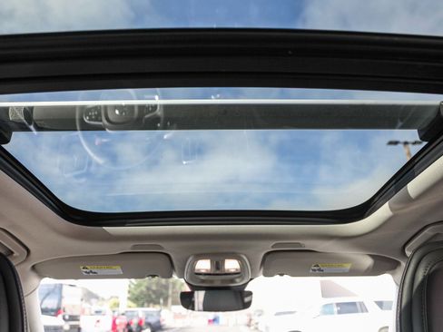 Used 2023 Volvo XC60 T8 Ultimate image 15