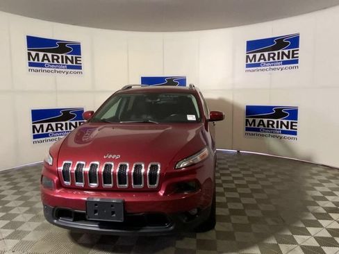 Used 2017 Jeep Cherokee Latitude w/ True North Edition AWD/4WD image 5
