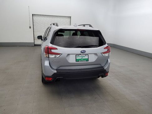 Used 2019 Subaru Forester Premium w/ All-Weather Package AWD/4WD image 6