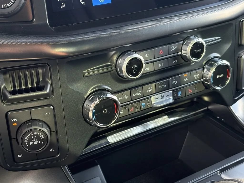 Used 2025 Ford F150 Lariat w/ Equipment Group 501A Mid AWD/4WD image 27
