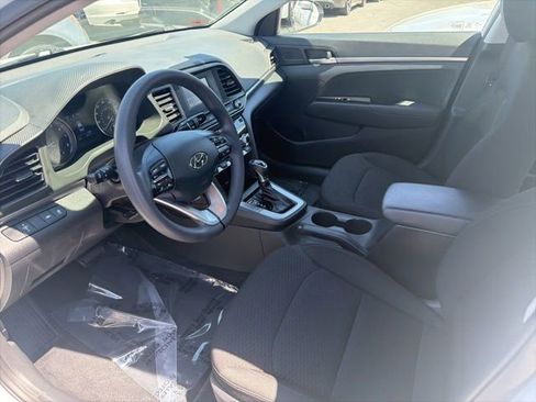 Used 2020 Hyundai Elantra SE w/ Cargo Package (C1) FWD image 8