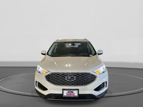 Used 2024 Ford Edge SEL w/ Convenience Package image 3