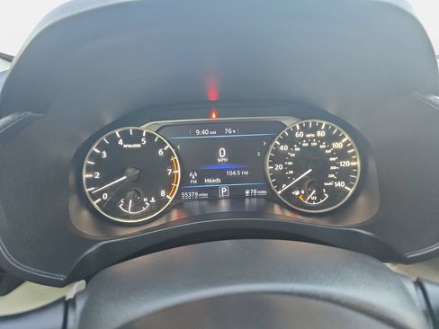 Certified 2022 Nissan Altima 2.5 SV w/ SV Premium Package AWD/4WD image 18