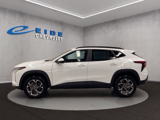 New 2026 Chevrolet Trax LT w/ Driver Confidence Package FWD image 5