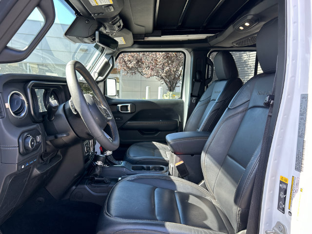 Used 2024 Jeep Wrangler Unlimited Sahara w/ Technology Group AWD/4WD image 11