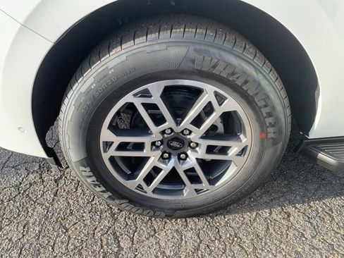 New 2025 Ford Expedition Active image 32