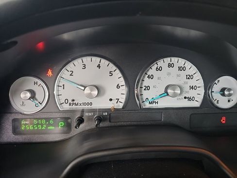 Used 2003 Ford Thunderbird image 16