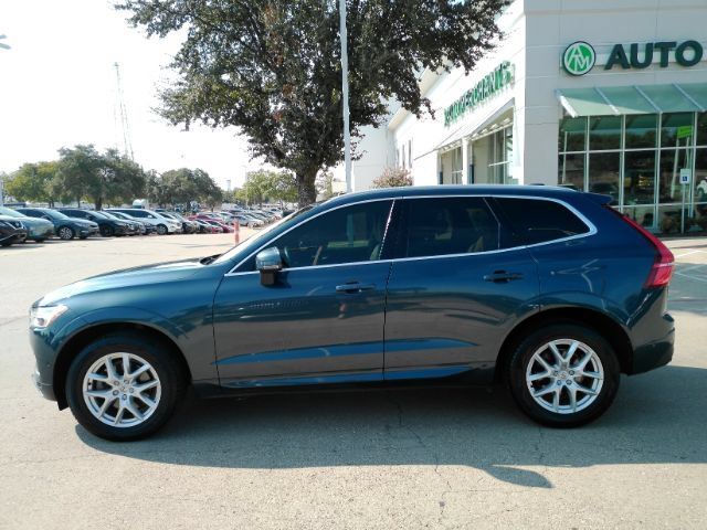 Used 2019 Volvo XC60 T5 Momentum w/ Premium Package FWD image 12