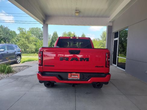 Used 2025 RAM 1500 Big Horn AWD/4WD image 5