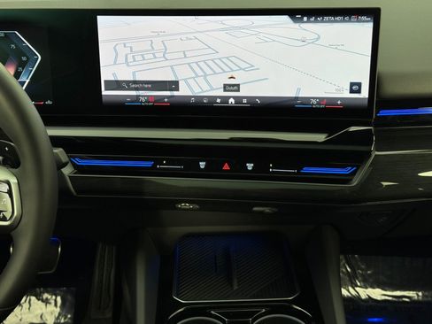 Used 2026 BMW 530i w/ M Sport Package image 25