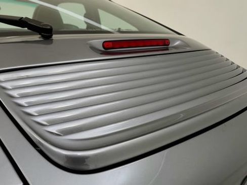 Used 2001 Porsche 911 Carrera RWD image 26
