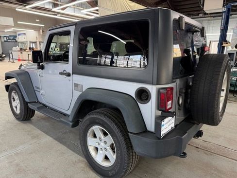 Used 2015 Jeep Wrangler Sport w/ Quick Order Package 24S AWD/4WD image 2