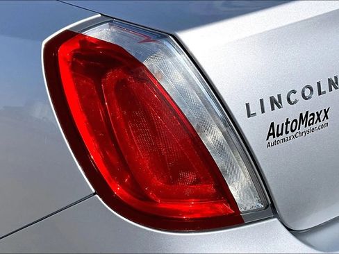 Used 2010 Lincoln MKS AWD image 14
