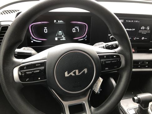 Used 2023 Kia Sportage LX image 15