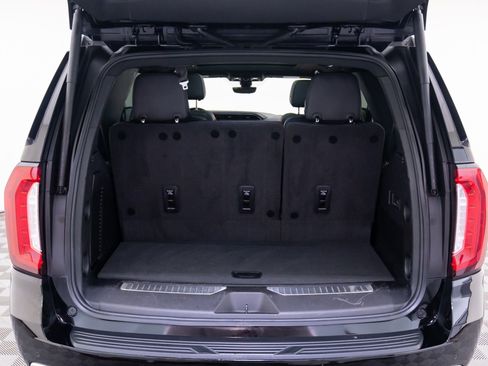 Used 2022 GMC Yukon Denali w/ Denali Premium Package image 33