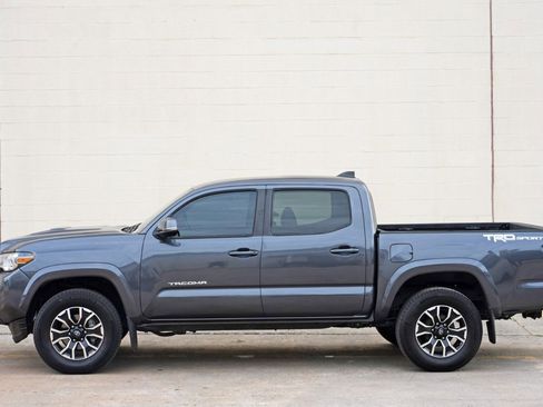 Used 2021 Toyota Tacoma TRD Sport w/ Technology Package RWD image 43