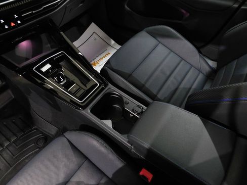 Used 2025 Volkswagen Golf R Black Edition image 70