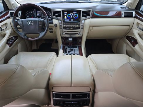 Used 2014 Lexus LX 570 4WD image 16