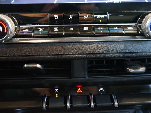 Used 2025 Chevrolet Colorado Trail Boss AWD/4WD image 17