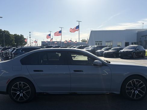 Certified 2023 BMW i7 xDrive60 w/ Executive Package 2 image 11