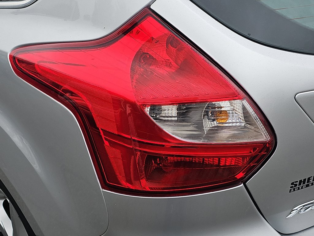 Used 2014 Ford Focus Titanium FWD image 17