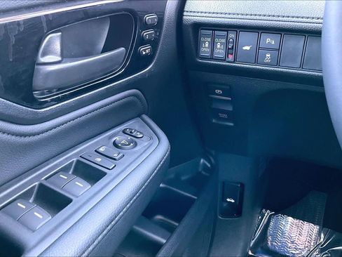 Certified 2025 Honda Odyssey Touring image 34