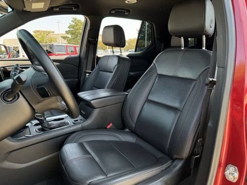 Used 2023 Chevrolet Traverse RS FWD image 29
