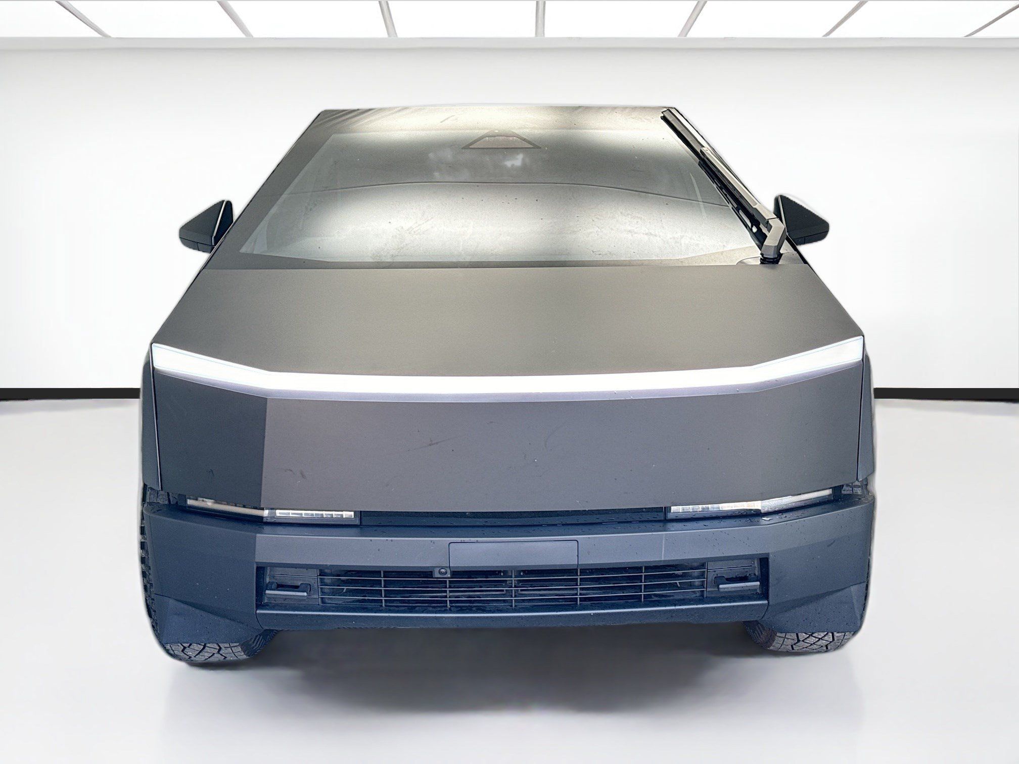 Used 2024 Tesla Cybertruck AWD Crew Cab image 2