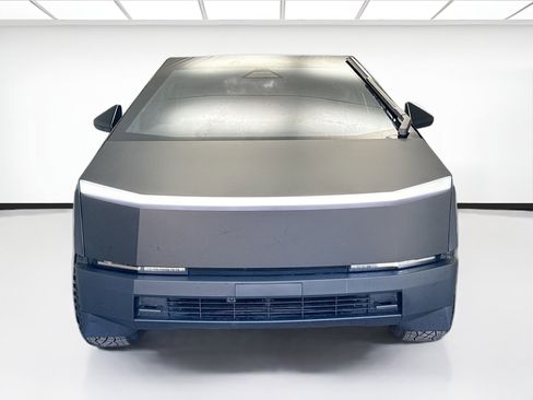Used 2024 Tesla Cybertruck AWD Crew Cab image 2