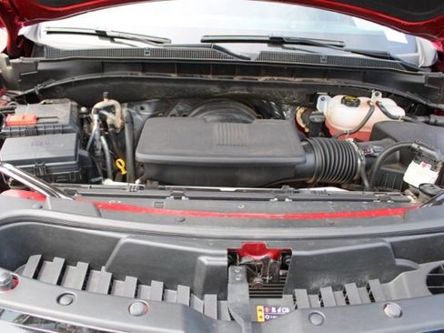 Used 2025 Chevrolet Suburban Premier image 13