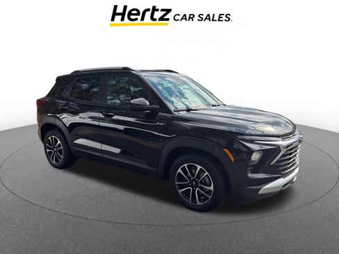 Used 2025 Chevrolet TrailBlazer LT image 1