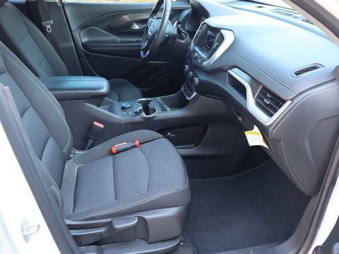 Used 2022 GMC Terrain SLE w/ Driver Convenience Package FWD image 16
