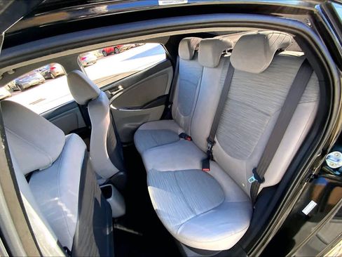 Used 2015 Hyundai Accent GLS image 19