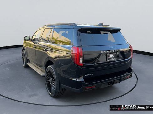 Used 2025 Ford Expedition Active AWD/4WD image 7