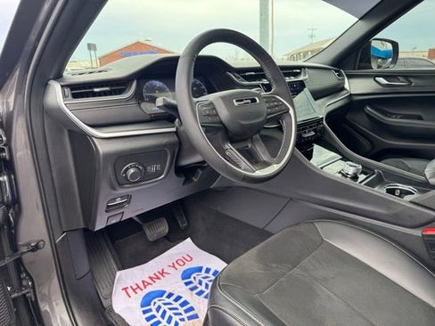 Used 2025 Jeep Grand Cherokee L Altitude image 18