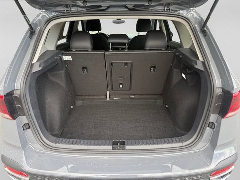 Used 2024 Volkswagen Taos SE FWD image 30