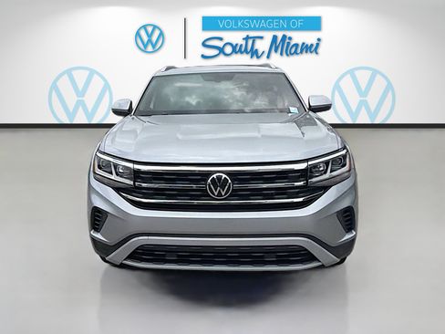 Used 2022 Volkswagen Atlas Cross Sport SE FWD image 2