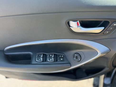 Used 2017 Hyundai Santa Fe Sport FWD image 16