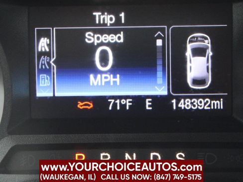 Used 2017 Ford Fusion SE image 29