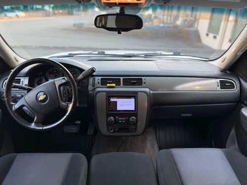 Used 2010 Chevrolet Avalanche LS AWD/4WD image 15