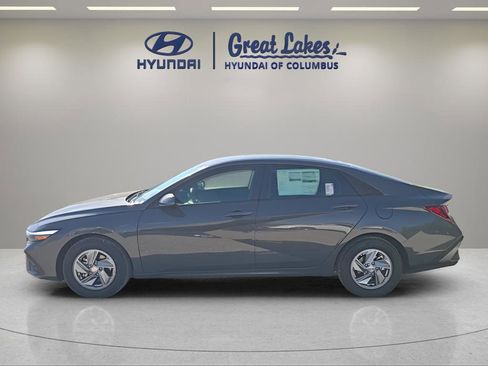 New 2026 Hyundai Elantra SE FWD image 8