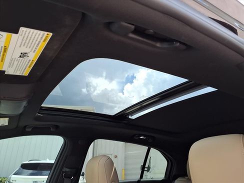 Used 2024 Cadillac XT4 Premium Luxury FWD image 21