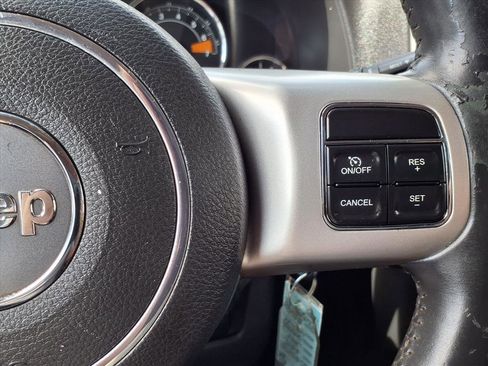 Used 2015 Jeep Compass High Altitude image 15