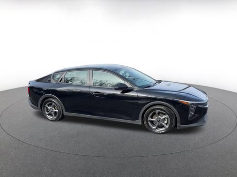 Used 2025 Kia K4 LXS image 2