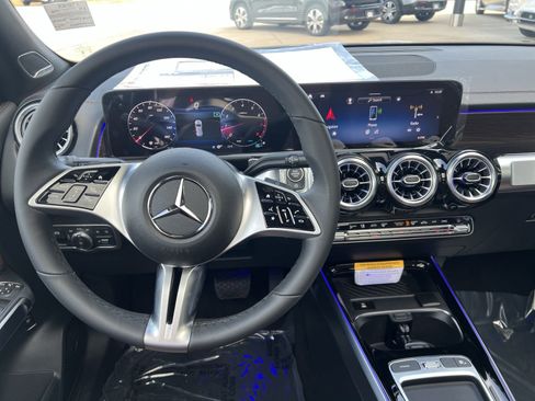 Certified 2025 Mercedes-Benz GLB 250 image 28
